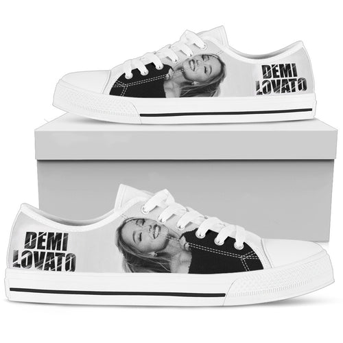 Demilovato women kanh