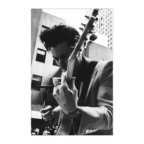 Harry play guitar 11x17