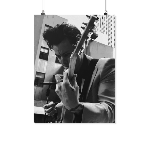 harry play guitar 18x24 TD