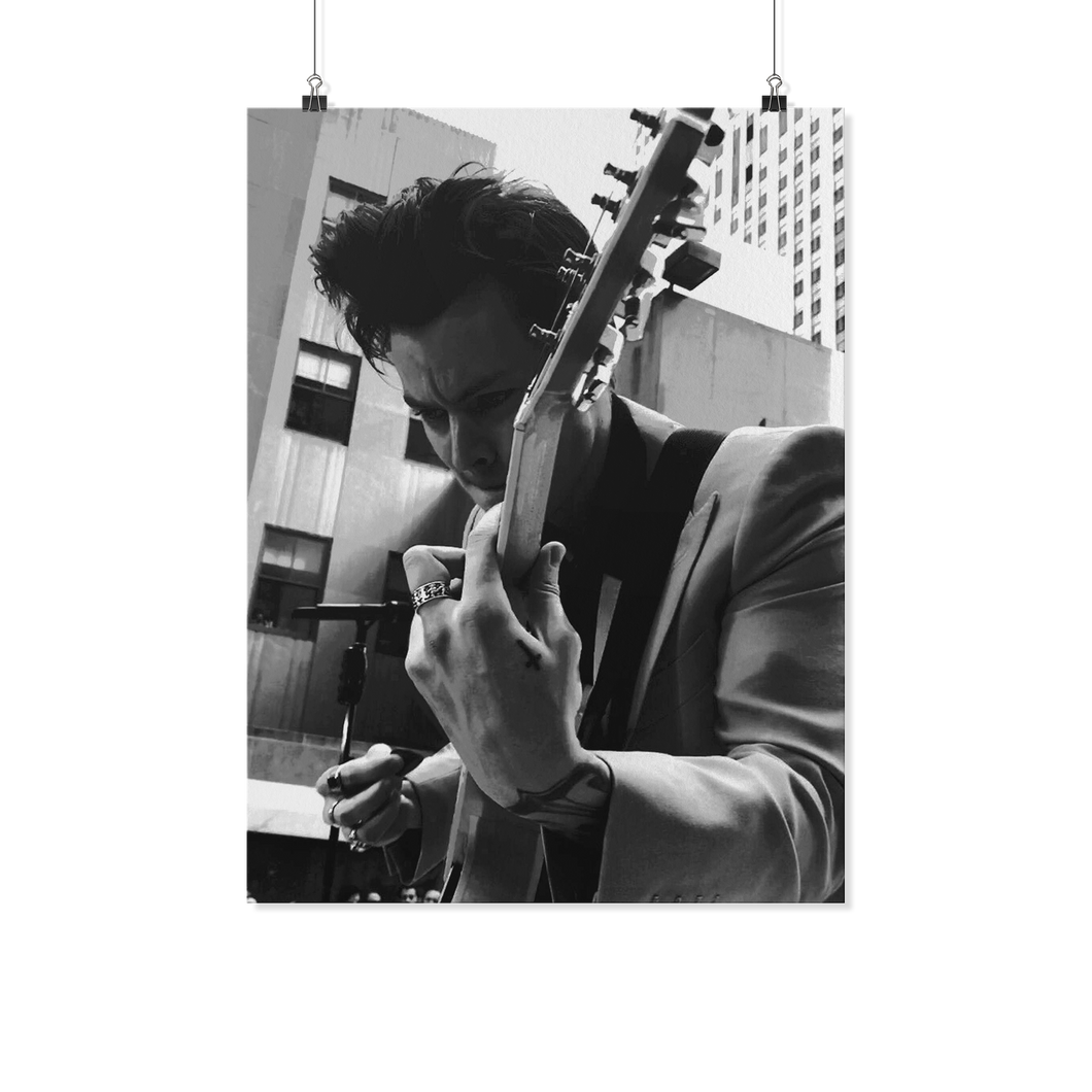 harry play guitar 18x24 TD